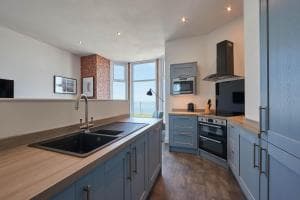 Host & Stay - Sand & Surf Image 5