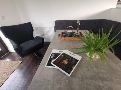 Tiger House Luxury Riverside Home Image 3