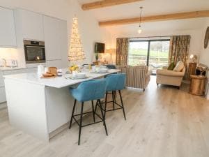 Whernside Lodge Image 2