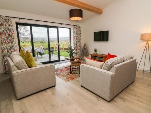 Ingleborough Lodge Image 3