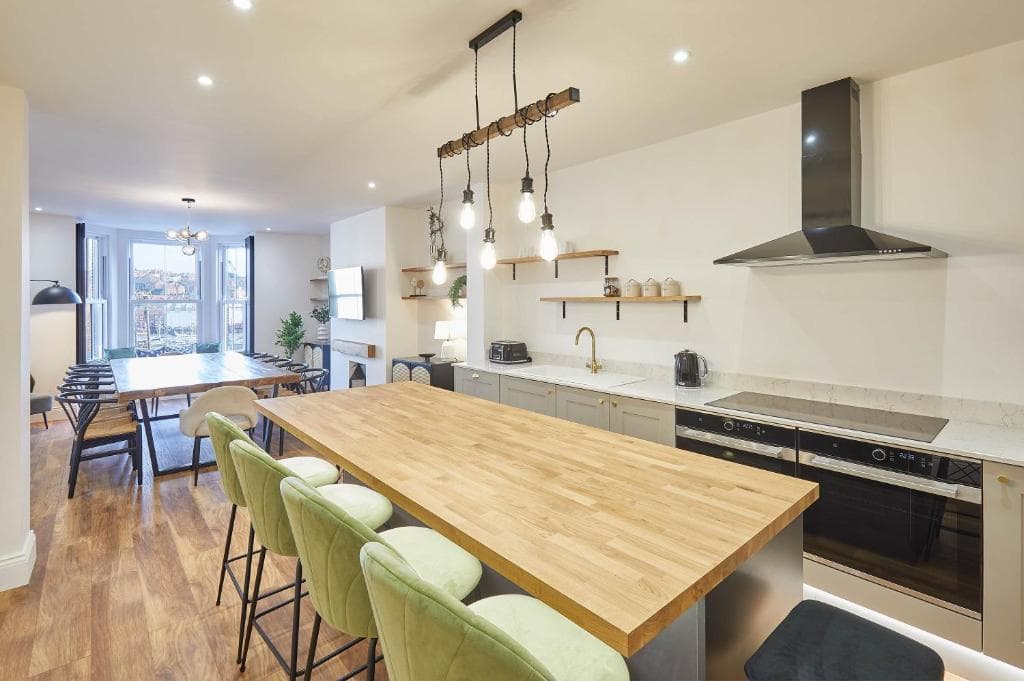 Host & Stay - Albion House Image 1