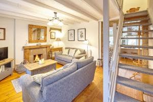 Host & Stay - Green Willow Image 3