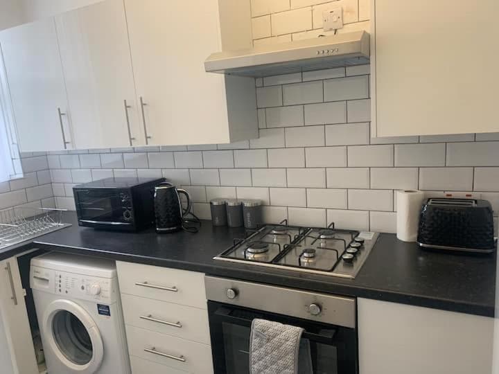 Newly refurbished house close to city centre Image 1