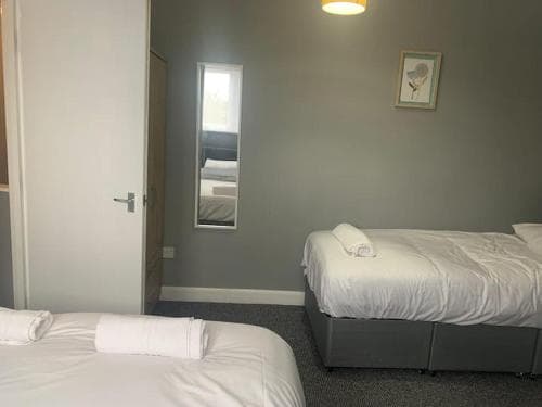 Newly refurbished house close to city centre Image 3