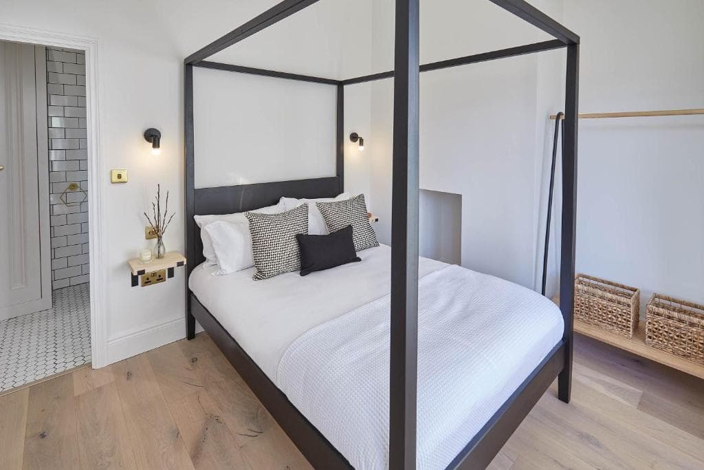 Host & Stay - Amber Shores Image 3