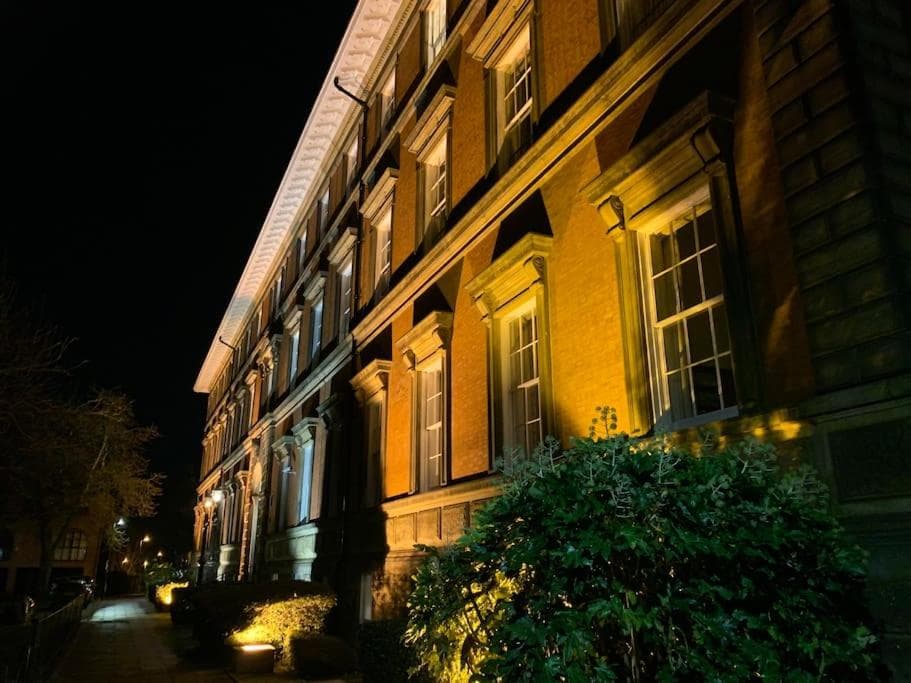 Betty's Minster View - Central with Free Parking Image 1