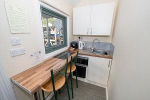 Seaways glamping, English Oak Image 12