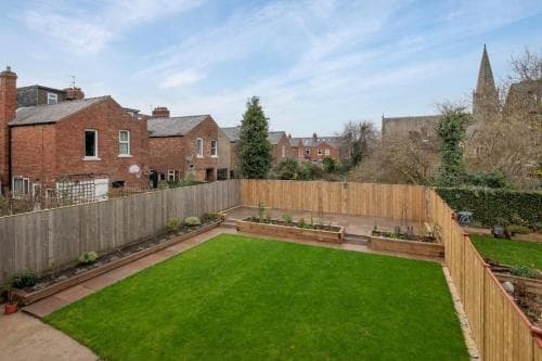 Pass the Keys High Spec 2 Bed House with Driveway and Garden Image 3
