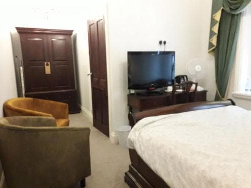 Brass Castle Country House Accommodation Image 3