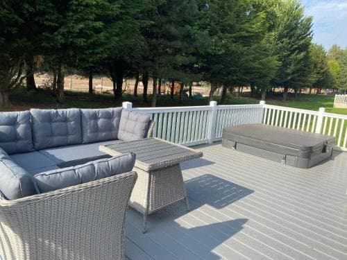 Peace Lodge with Hot Tub Image 3