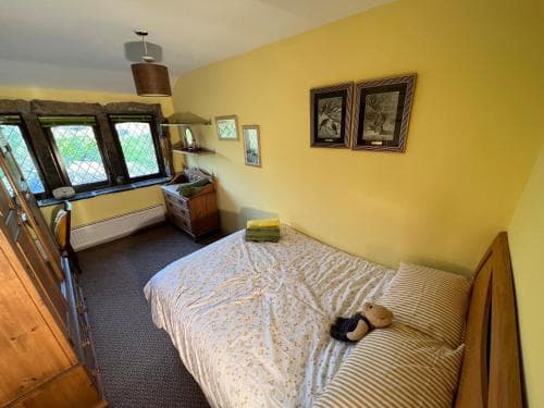 Stunning 2-Bed Cottage in Hebden Bridge Image 3