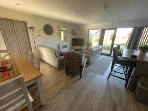 31 Cherry East Riding of Yorkshire Hot Tub & Fishing Image 2