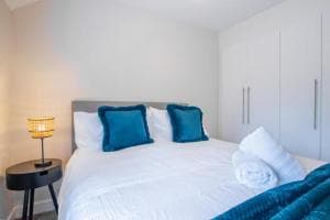 3-Bed, 2 bathroom Detached House Image 3