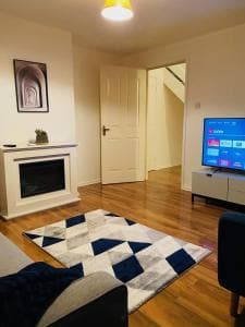 Cheerful home near City Centre,Station& RaceCourse Image 2