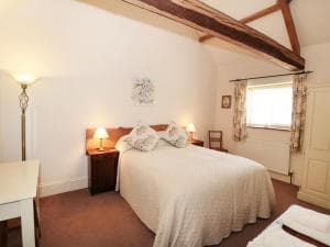 Henhouse Cottage, York Image 2