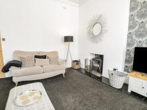 Esplanade Gardens, Apartment 1 Image 2