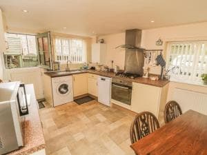 Corner Cottage Image 2