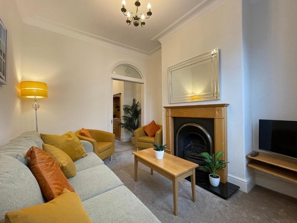 Moss Green - Close to the city centre Image 1