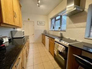 Moss Green - Close to the city centre Image 2