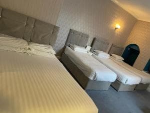 Diamonds Inn Image 2