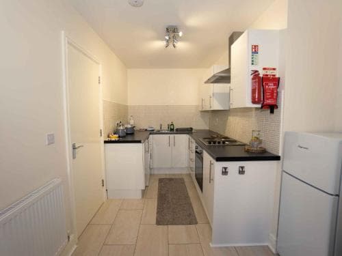 Pass the Keys Newly Renovated 2 Bedroom Apartment and Free Parking Image 9