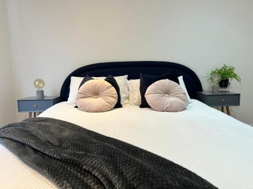 Valee living, Dewsbury One Bedroom, Leeds Image 2