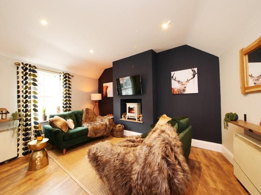 The Holgate Snug Image 1