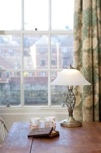 Davies Tower, Parking, Close to City Walls Image 3