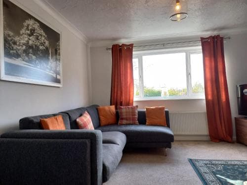 Charming Wentworth Lodge with countryside views Image 3