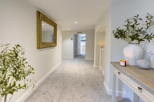 Kist Accommodates - The Woodlands Image 1