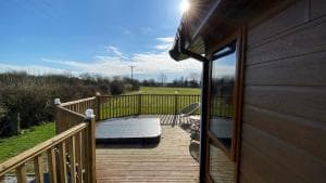 Long Meadow Lodge with Hot Tub Image 2