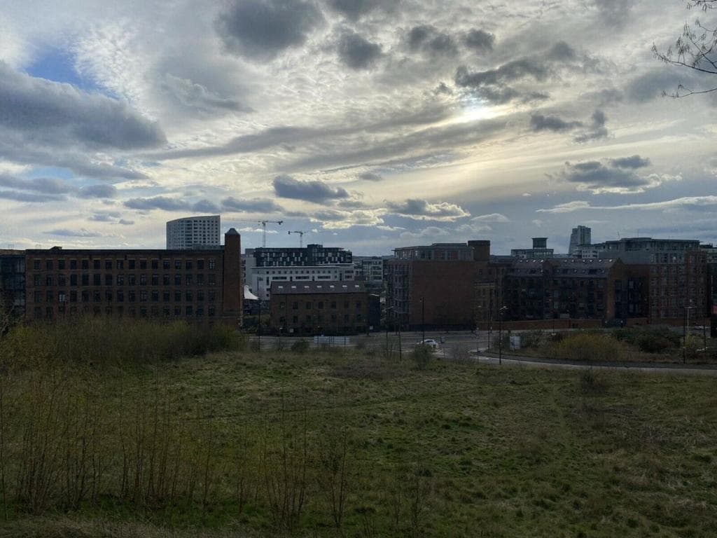 ☆ Igloo Cityhills Central Retreat + Free Parking ☆ Image 1