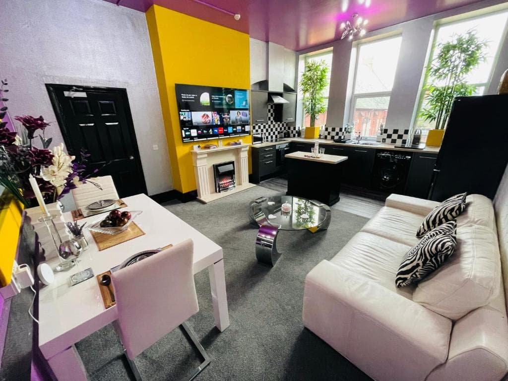 PHOENIX Boutique Apartments Image 1