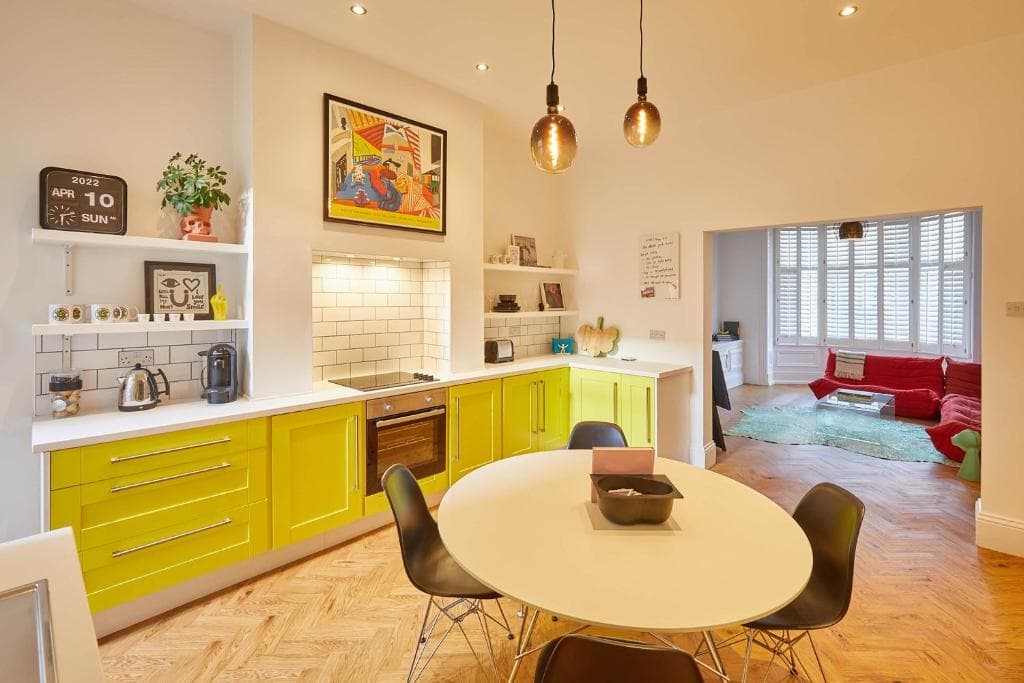 Host & Stay - The Artists Pad Too Image 1