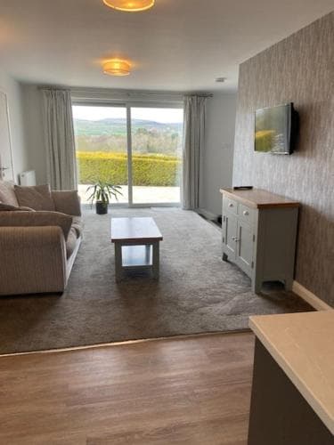 Church View, Aysgarth - modern self contained, with amazing views. Image 2