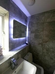 Luxurious 2 bed house (sleeps 4) Close to Leeds City Centre Image 1