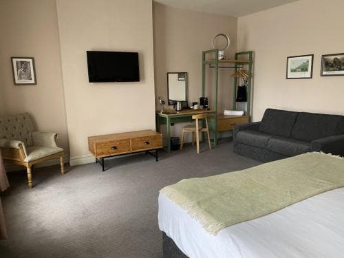 The Black Hat Image 3