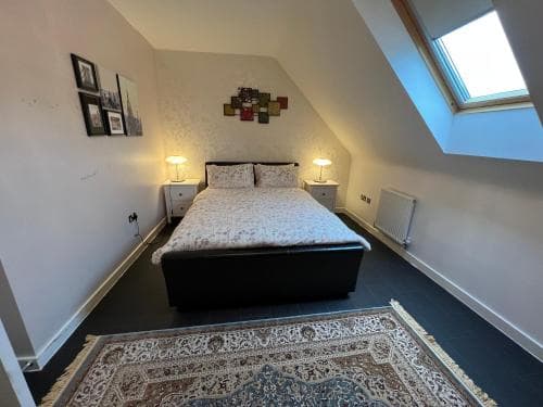 Sheffield City Centre , free Wifi & Parking - Private Room - Shared House Image 3