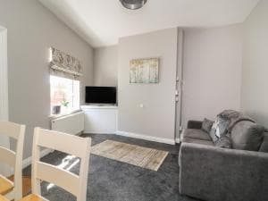 6 Church Hill Image 2