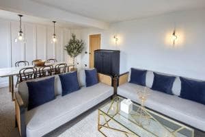 Host & Stay - Graham Close Holiday Homes Image 2