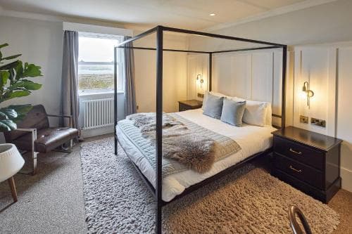 Host & Stay - Graham Close Holiday Homes Image 3