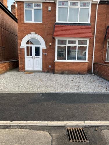 Bessie House Free Parking City of Doncaster Racecourse Wild Life Park airport keepmoat A1&M18 Image 3