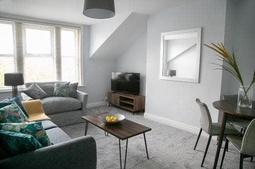 Harlow apartment Image 6