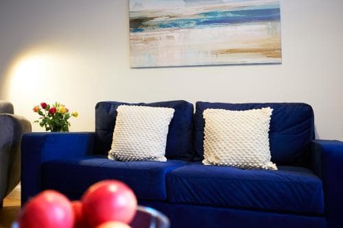 Charming 4-bed Townhouse on South Cliff Image 3