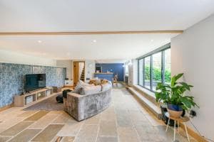 Eldwick Villa Image 2