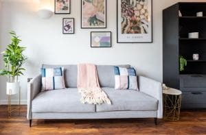 Stylish 2 Bed city centre apartment Image 2