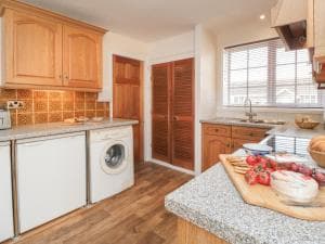 17 Costa Way Image 2