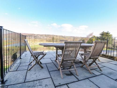 Farnhill View Image 3