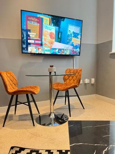 The Law House By The Opulence - Free City Centre Parking Image 3