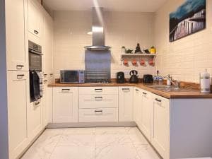 City fields 4 bedroom house in Yorkshire Image 2